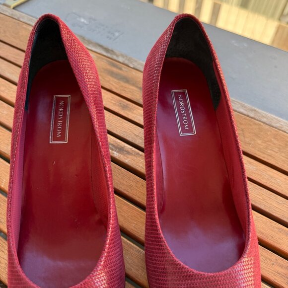 Nordstrom Red Textured Square Toe Heels NWOB Size 9W - Picture 3 of 7